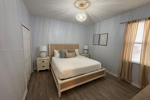 House in Kissimmee, Florida 8 bedrooms № 2001368 - photo 9