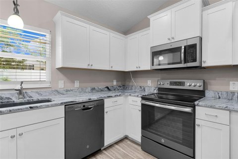 Casa en venta en Summerfield, Florida, 3 dormitorios, 152.17 m2 № 2093322 - foto 12