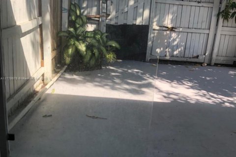 Villa ou maison à louer à Miami Gardens, Floride: 2 chambres, 89.19 m2 № 1714250 - photo 18