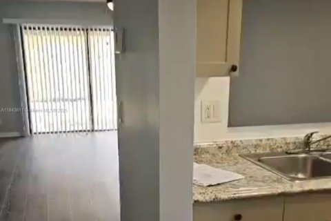 Copropriété à vendre à Deerfield Beach, Floride: 2 chambres, 120.77 m2 № 1838763 - photo 8