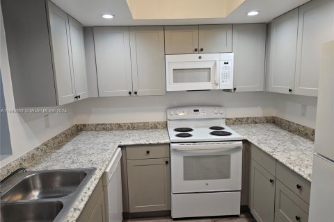 Copropriété à vendre à Deerfield Beach, Floride: 2 chambres, 120.77 m2 № 1838763 - photo 10