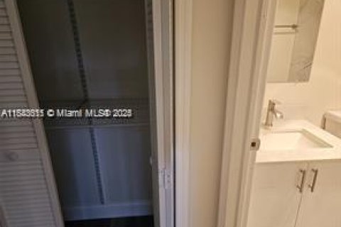Copropriété à vendre à Deerfield Beach, Floride: 2 chambres, 120.77 m2 № 1838763 - photo 7