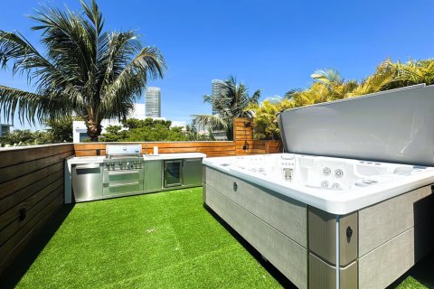 Таунхаус в Майами-Бич, Флорида 3 комнаты, 147.71м2 № 2250967