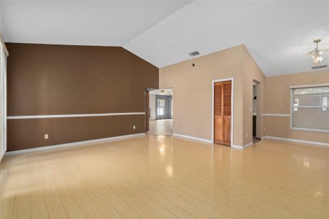 Villa ou maison à vendre à Orlando, Floride: 4 chambres, 258.45 m2 № 2431740 - photo 4