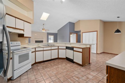 Villa ou maison à vendre à Orlando, Floride: 4 chambres, 258.45 m2 № 2431740 - photo 13