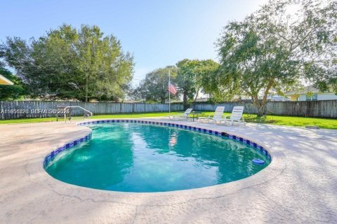 Купить виллу или дом в Порт-Сент-Луси, Флорида 3 спальни, 140.65м2, № 2021961 - фото 11