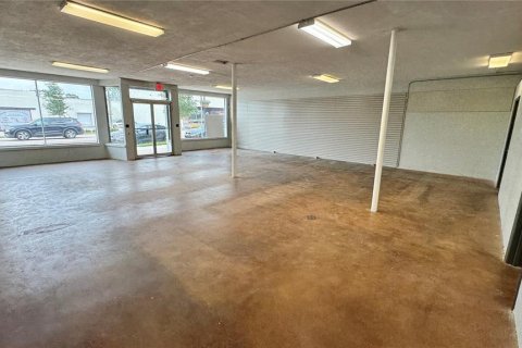 Propiedad comercial en alquiler en Groveland, Florida, 297.1 m2 № 1873106 - foto 4