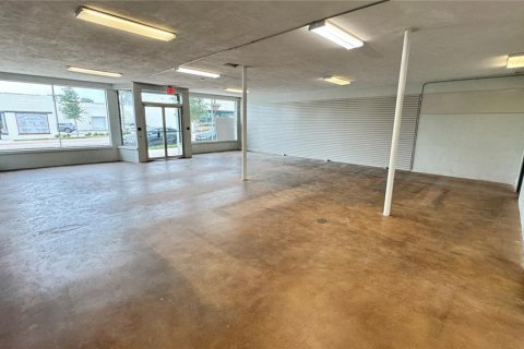 Propiedad comercial en alquiler en Groveland, Florida, 297.1 m2 № 1873106 - foto 5