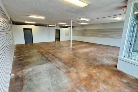 Propiedad comercial en alquiler en Groveland, Florida, 297.1 m2 № 1873106 - foto 13