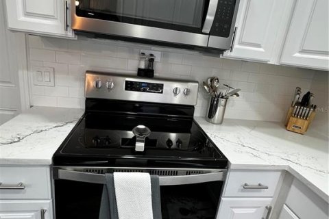 House in Port Charlotte, Florida 2 bedrooms, 103.68 sq.m. № 2106204 - photo 12