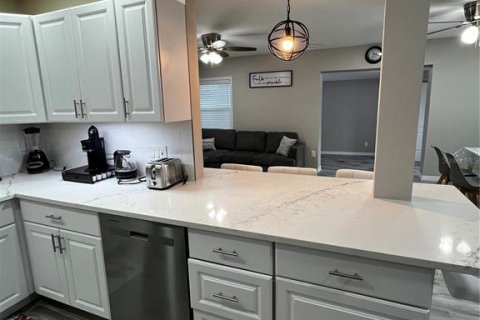 House in Port Charlotte, Florida 2 bedrooms, 103.68 sq.m. № 2106204 - photo 14