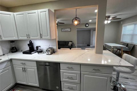 House in Port Charlotte, Florida 2 bedrooms, 103.68 sq.m. № 2106204 - photo 13