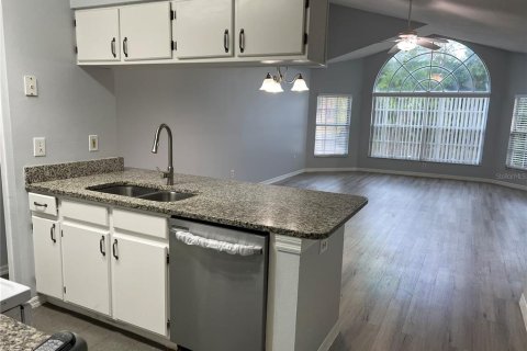 Condo in Kissimmee, Florida, 3 bedrooms  № 1724516 - photo 15