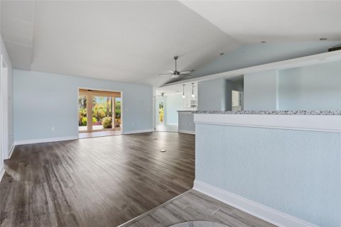 House in Bradenton, Florida 3 bedrooms, 214.7 sq.m. № 2214578 - photo 5