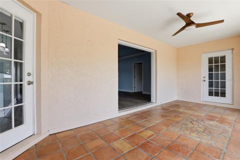 House in Bradenton, Florida 3 bedrooms, 214.7 sq.m. № 2214578 - photo 25