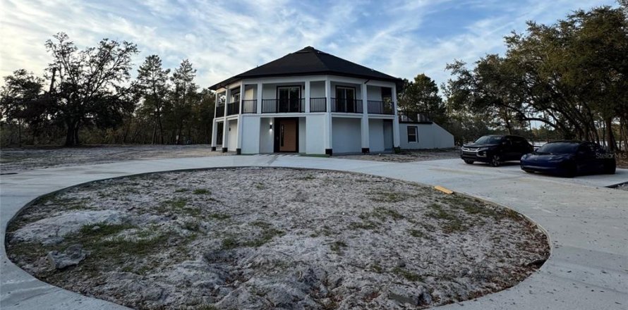 Casa en Eustis, Florida 5 dormitorios, 334.45 m2 № 1625504