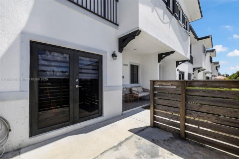 Townhouse in Homestead, Florida 4 bedrooms, 156.08 sq.m. № 1890076 - photo 3