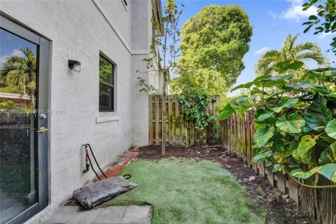 Adosado en venta en Fort Lauderdale, Florida, 3 dormitorios, 127.93 m2 № 2058067 - foto 17