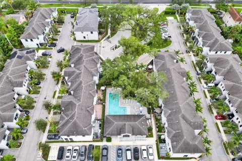 Adosado en venta en Fort Lauderdale, Florida, 3 dormitorios, 127.93 m2 № 2058067 - foto 2