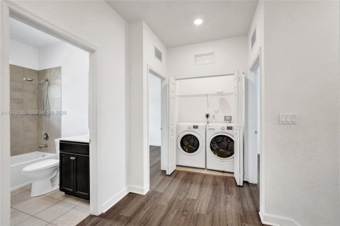 Adosado en venta en Fort Lauderdale, Florida, 3 dormitorios, 127.93 m2 № 2058067 - foto 6