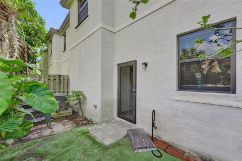 Adosado en venta en Fort Lauderdale, Florida, 3 dormitorios, 127.93 m2 № 2058067 - foto 16