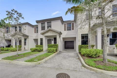 Adosado en Fort Lauderdale, Florida 3 dormitorios, 127.93 m2 № 2058067