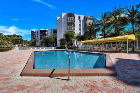 Condo in Aventura, Florida, 2 bedrooms  № 1995188 - photo 12