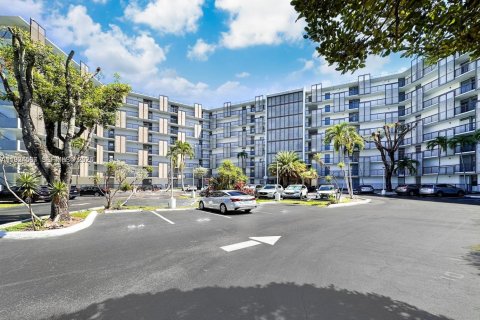 Condo in Aventura, Florida, 2 bedrooms  № 1995188