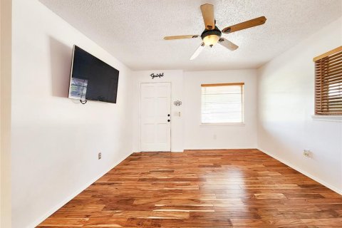Casa en venta en Lutz, Florida, 3 dormitorios, 96.25 m2 № 1801847 - foto 6