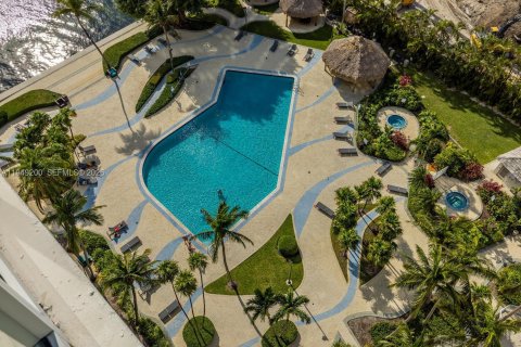 Снять в аренду кондоминиум в Майами, Флорида 1 спальня, 82.31м2, № 2005099 - фото 2