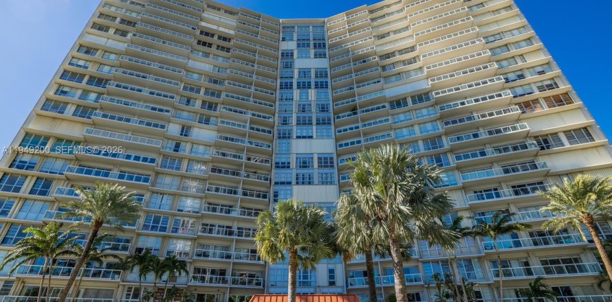 Кондоминиум с 1 спальней в Майами, Флорида № 2005099