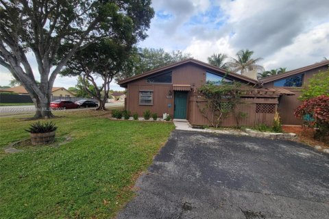 Adosado en venta en Miami, Florida, 2 dormitorios, 100.33 m2 № 1965608 - foto 2