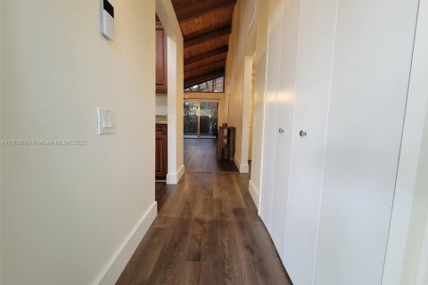 Adosado en venta en Miami, Florida, 2 dormitorios, 100.33 m2 № 1965608 - foto 4