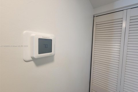 Adosado en venta en Miami, Florida, 2 dormitorios, 100.33 m2 № 1965608 - foto 17