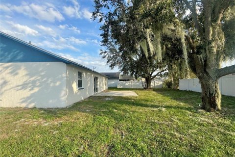 Villa ou maison à louer à Winter Haven, Floride: 3 chambres, 115.76 m2 № 2377789 - photo 27