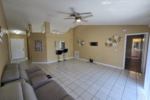 Villa ou maison à louer à Winter Haven, Floride: 3 chambres, 115.76 m2 № 2377789 - photo 6