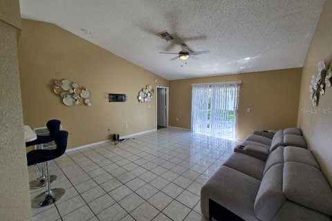 Villa ou maison à louer à Winter Haven, Floride: 3 chambres, 115.76 m2 № 2377789 - photo 5
