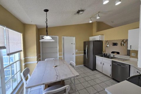 Villa ou maison à louer à Winter Haven, Floride: 3 chambres, 115.76 m2 № 2377789 - photo 2