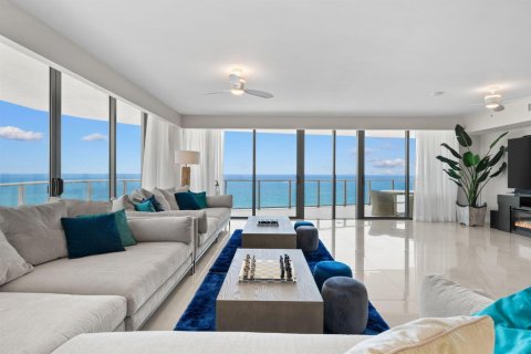 Condominio en venta en Pompano Beach, Florida, 6 dormitorios, 578.32 m2 № 2175398 - foto 2