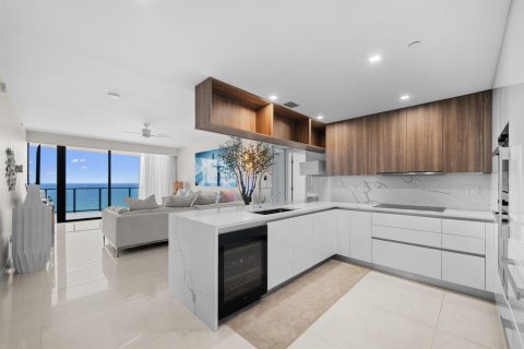 Condominio en venta en Pompano Beach, Florida, 6 dormitorios, 578.32 m2 № 2175398 - foto 17
