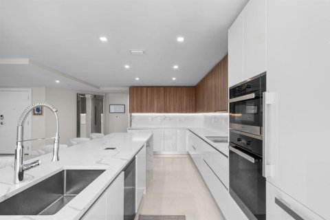 Condominio en venta en Pompano Beach, Florida, 6 dormitorios, 578.32 m2 № 2175398 - foto 13