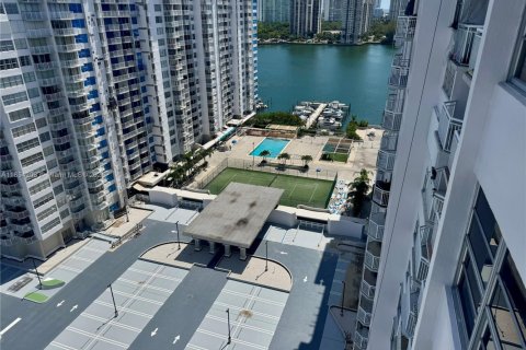 Condominio en venta en Aventura, Florida, 1 dormitorio, 66.61 m2 № 1962481 - foto 13