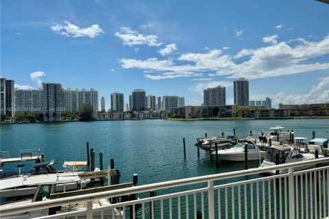 Condominio en venta en Aventura, Florida, 1 dormitorio, 66.61 m2 № 1962481 - foto 26