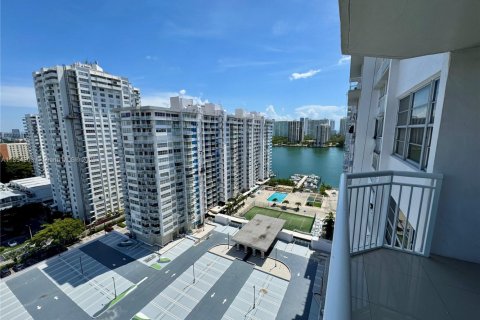 Condominio en venta en Aventura, Florida, 1 dormitorio, 66.61 m2 № 1962481 - foto 12