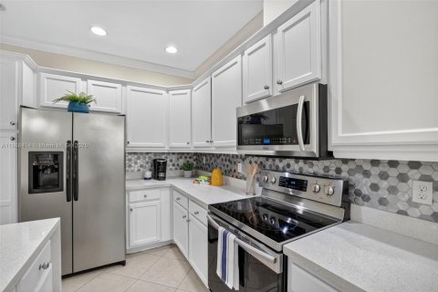 Townhouse in Cooper City, Florida 3 bedrooms, 123.93 sq.m. № 1942320 - photo 13