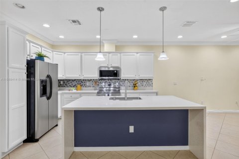 Townhouse in Cooper City, Florida 3 bedrooms, 123.93 sq.m. № 1942320 - photo 17