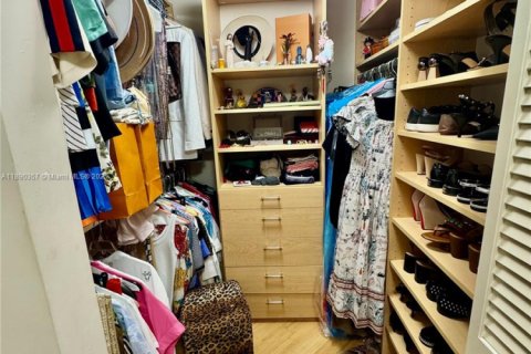 Снять в аренду кондоминиум в Авентура, Флорида 2 спальни, 109.16м2, № 1946911 - фото 9