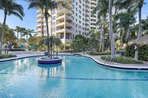 Снять в аренду кондоминиум в Авентура, Флорида 2 спальни, 109.16м2, № 1946911 - фото 20