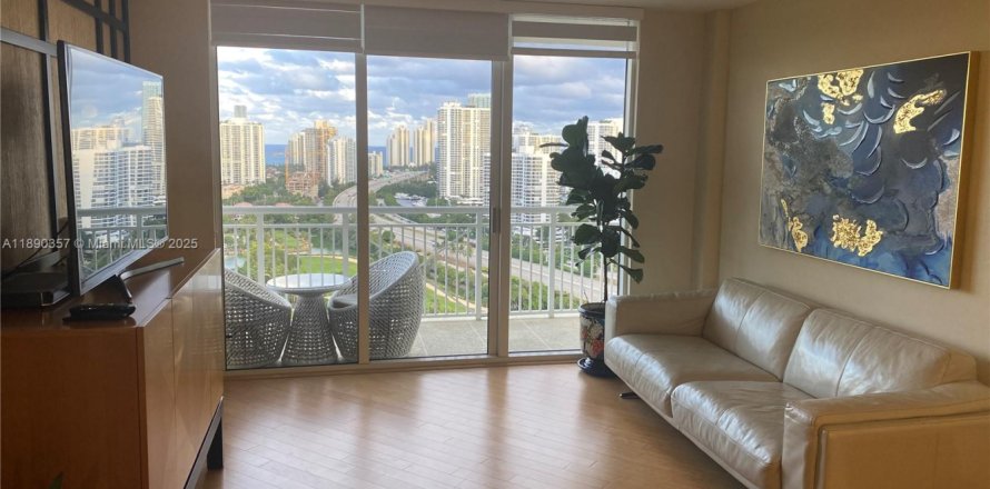 Кондоминиум с 2 спальнями в Авентура, Флорида № 1946911