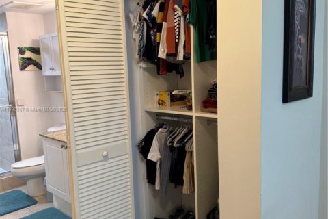 Снять в аренду кондоминиум в Авентура, Флорида 2 спальни, 109.16м2, № 1946911 - фото 12